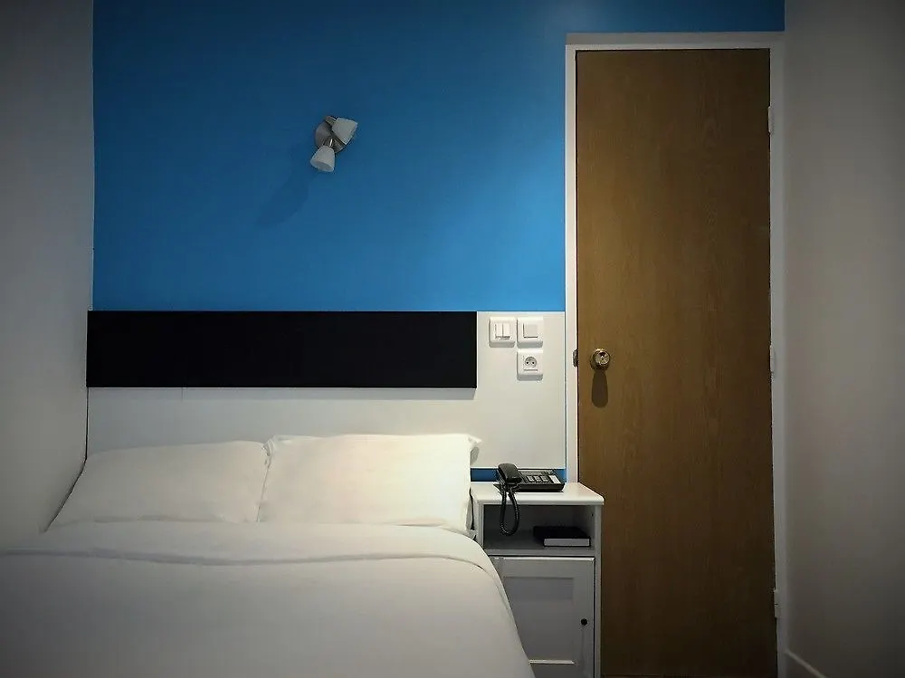 ** Hotel Hôtel du Maine Paris França