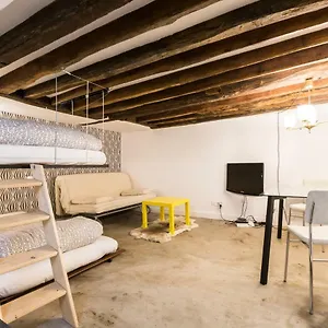 Appartement Charming 20m² Near Le Marais, Paris