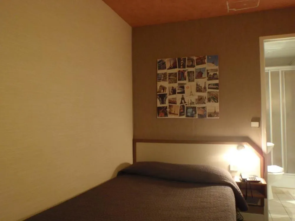 פריז Hotel Du Maine