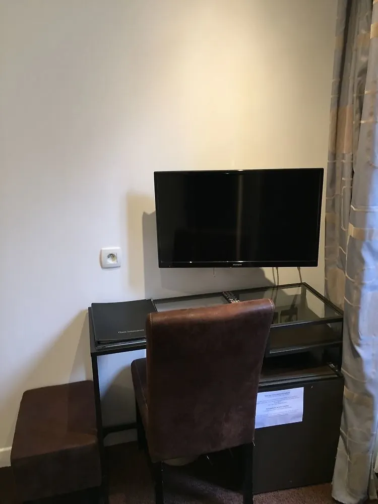 פריז Hotel Du Maine 2*,  צרפת