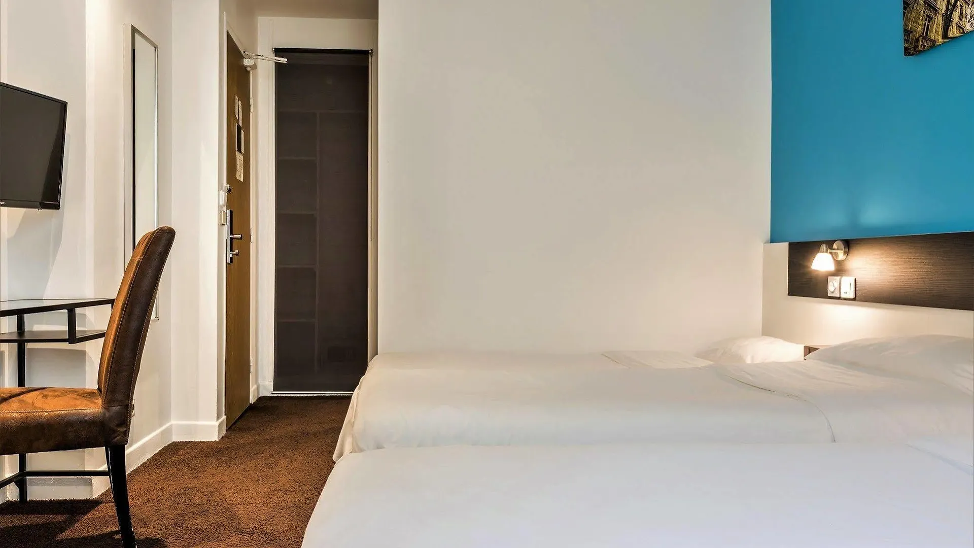 **  פריז Hotel Du Maine צרפת